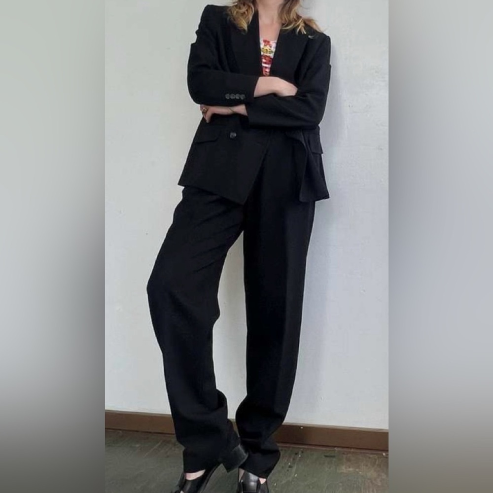 Ann Freedburg black pinstriped pantsuit, size 6-8